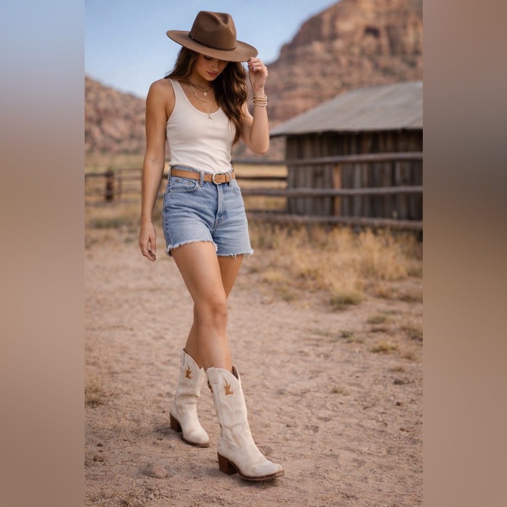Frye Cream Leather Western Cowboy Boots – Women’s Size 8